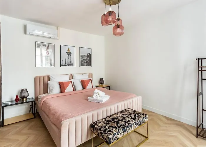 Sophiestay - Contemporary Apt- King Size Bed Διαμέρισμα