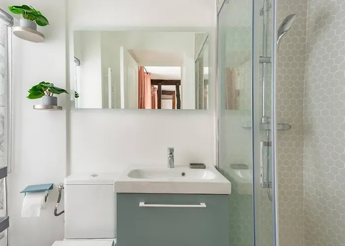 Sophiestay - Contemporary Apt- King Size Bed * París